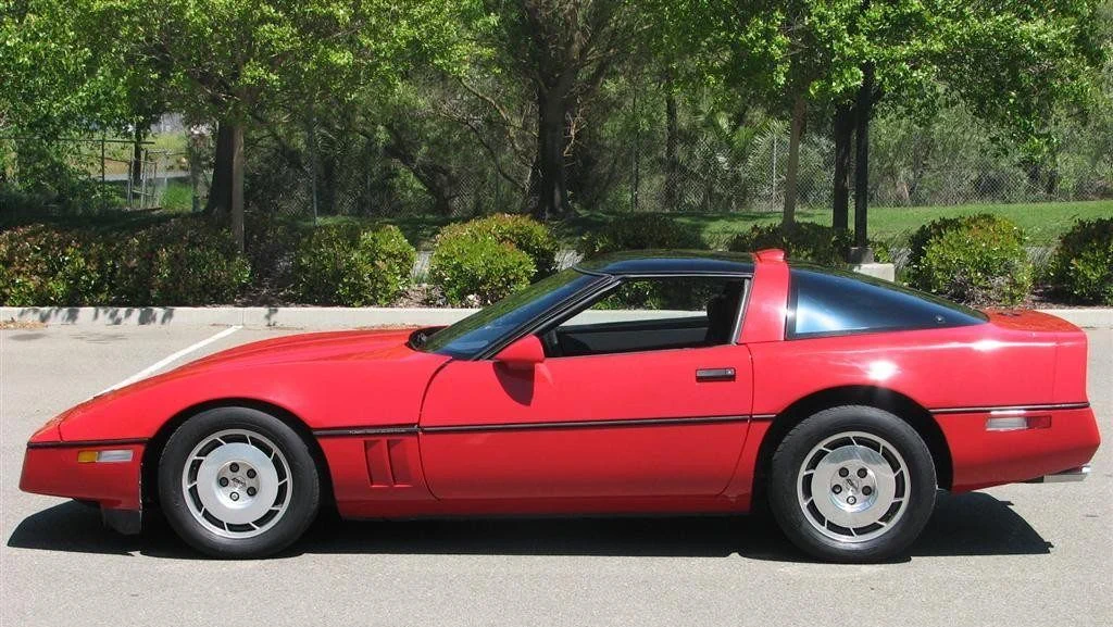 Corvette Generations/C4/C4 1986 Left.webp